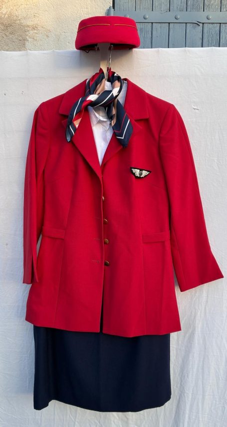 Hôtesse de l'air veste rouge et accessoires