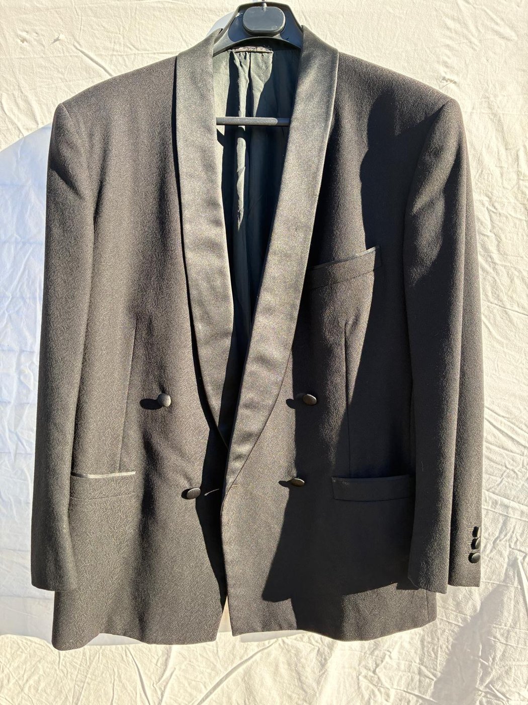 Veste de smoking gris foncé à tissage texturé, col châle satiné