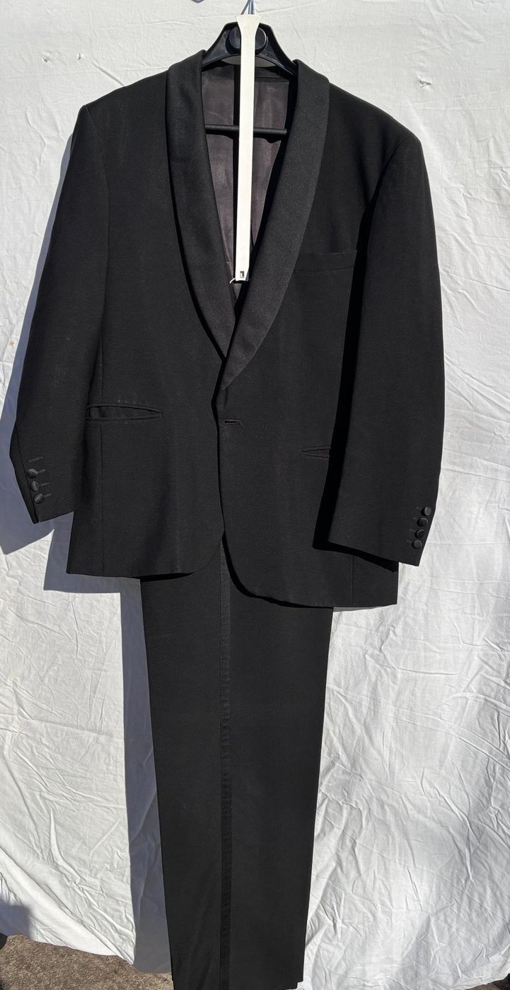 Smoking homme complet noir : veste à col châle satin et pantalon assorti